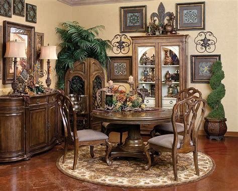 Tuscan Decor Plates Tuscandecor In 2020 Tuscan Decorating Beautiful