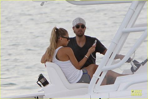 Enrique Iglesias Anna Kournikova Miami Boating Couple Photo