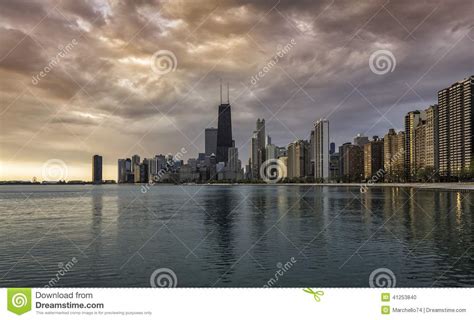 Horizon De Van De Binnenstad Van Chicago Tijdens Zonsopgang Stock Foto