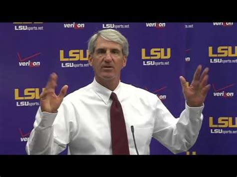 Les Miles Staying At Lsu Youtube