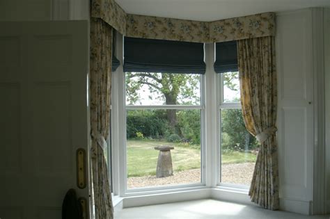 Window blinds window curtain ideas roman shades cornices shutters window valances. Hard Pelmet and Roman Blinds - Oakham, Rutland - Clares ...