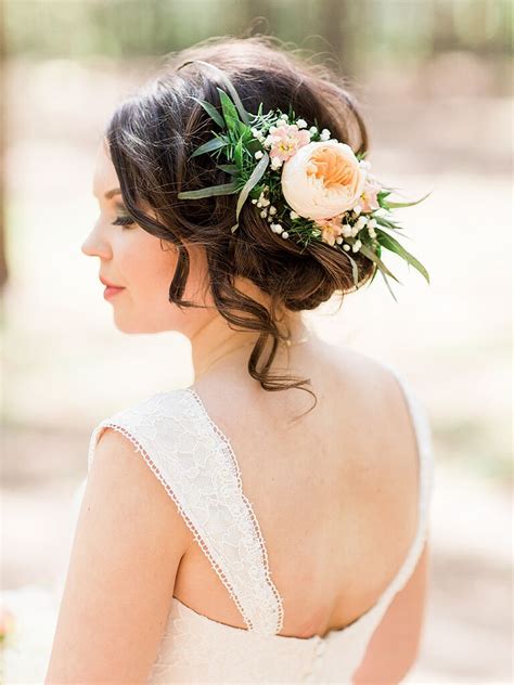 Wedding hairstyles have changed big time come 2018. 22 Country-Chic Wedding Hairstyles for Long Hair