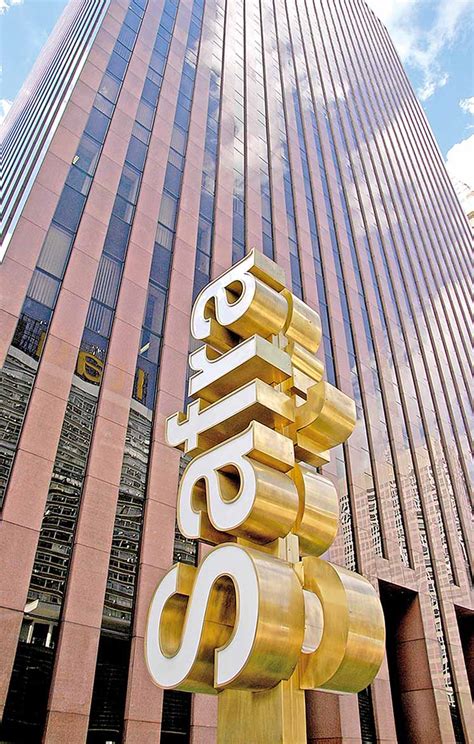 The bank offers leasing, securities underwriting, investments, brokerage, insurance, credit card operations, trade. Aquisição de ativos do Itaucard pelo Banco Safra é ...
