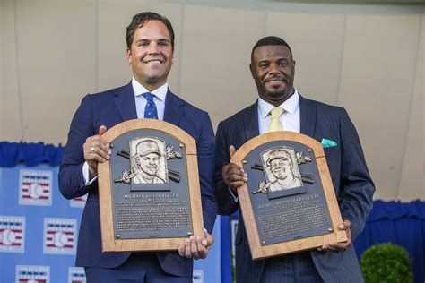 Mariners Great Ken Griffey Jr Inducted Into Hall Of Fame The Seattle