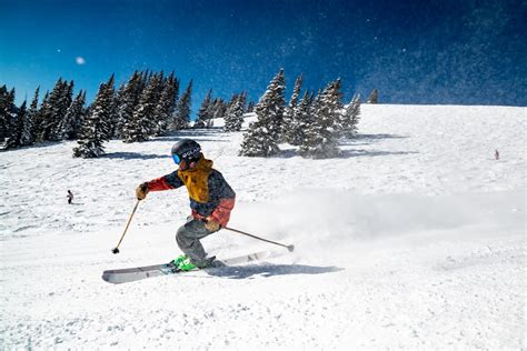 The Skiing Speeds Of An Average Beginner And Expert Skier Skiinglab