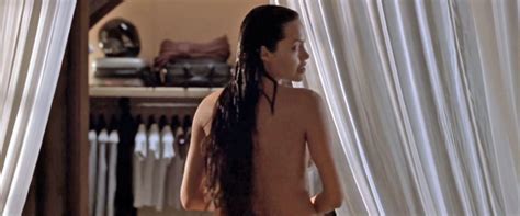 Angelina Jolie Nuda ~30 Anni In Lara Croft Tomb Raider