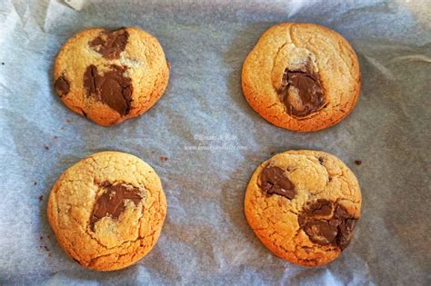 These little chai sandwich cookies are ultra tender with a creamy spice. Tricia Yearwood Chai Cookies : Trisha Yearwood Butternut ...