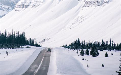 Download Wallpaper 3840x2400 Road Mountain Slope Snow Winter 4k