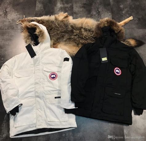 Canada goose jacke herren parka | the parka is the foundation of canada goose as a brand, beginning with the snow mantra parka, the extremely warm heavy jacket. Canada Goose Pelz Tier Jacke Herren Ohne Fell Herstellung ...