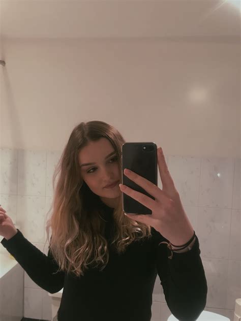 Blonde Teen Selfie Mirror Shot Telegraph