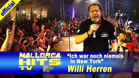 Willi herren lässt sich das vaterunser tätowieren. Promis unter Palmen 2021: Willi Herren im Porträt ...