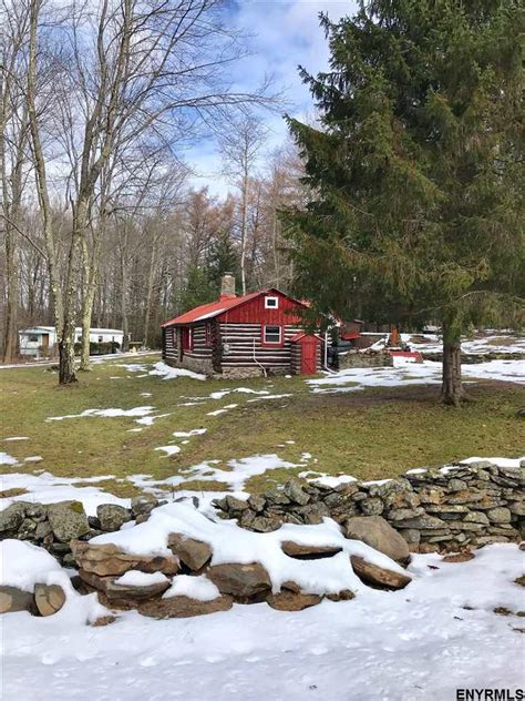 Vintage Log Cabin In Schoharie County Perfect For Any Season