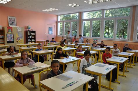 Rentrées Des Classes Ecole Primaire Jacques Prévert à Montceau
