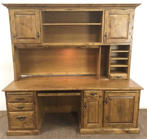 Sold At Auction Rustic Traditional Style Pine Office Desk And Hutch
