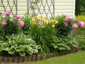 So if you don't like the idea of something permanent, then you don't have to these had to be mentioned. 33 Beautiful Flower Beds Adding Bright Centerpieces to ...