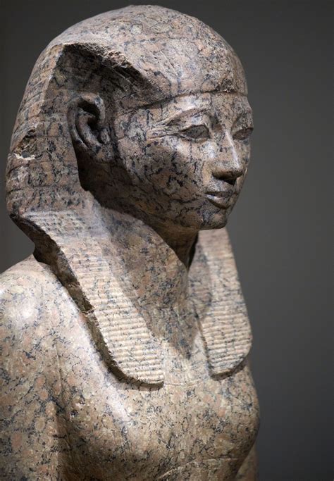 A Stone Statue Of Hatshepsut Faraos Egipcios Faraós Do Egito Egito
