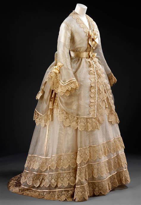 Wedding Dress In 2021 Vintage Attire Historical Dresses 1800s Dresses Victorian