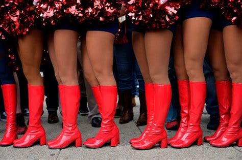 Former Cheerleader Sues Houston Texans Over Pay And Treatment The New