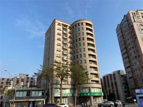 聖公會李福慶中學：資助、男女校、基督教；位於東區，學校以中文為主要教學語言，校長是：吳幼美女士 (ssp, band, lfh banding, 派位, band 幾, 校網, 校風, 好唔好, 排名, 學校水平, 入大學, 老師, 校服, 校歌, 交通, 學費, 入學申請, 面試, skh li fook hing secondary school). 擁16億資產的長榮中學怎會沒錢？ 教師會劍指前朝 | 生活 | NOWnews 今日新聞