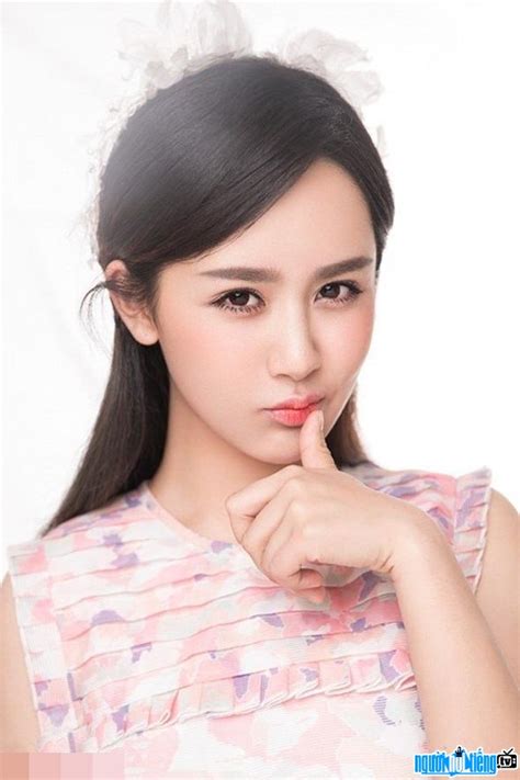 Bổ sung điện tử tương tự. Nữ diễn viên truyền hình Dương Tử