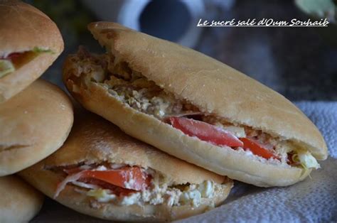 Sandwich panini réalisé avec du pain de mie maison et garni de jambon d'york, de chorizo, de tranches de mozzarella et de tomates bio et feuilles de basilic. Pain Maison Sandwich / Paradise S Guide To French Bread ...