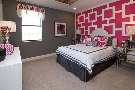 A traditional, classic bedroom, with gray on the walls which, combined with the white in the linen and accessories, radiate a state of profound calm. 20 Elegant and Tranquil Pink and Gray Bedroom Designs ...