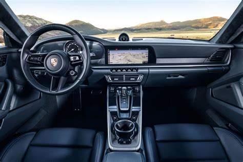 Porsche 911 Carrera 2023 2024 цена и характеристики фотографии и обзор