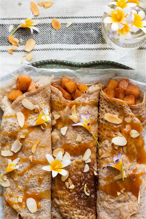 Most of the people enjoy eating mangoes and other fruits. Eggless crêpes with cinnamon apples and caramel - Lazy Cat ...