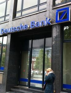 You are flexible and move around a lot. Deutsche Bank Aktie bricht massiv ein