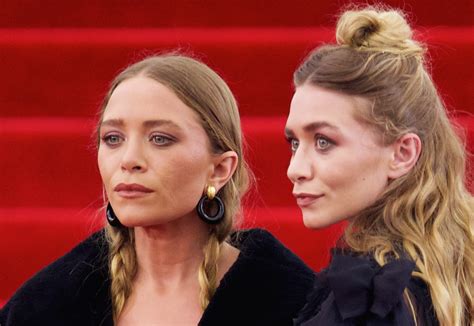 Mary Kate And Ashley Olsen Post Their First Selfie Ever On