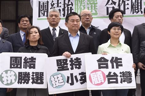 Include (or exclude) self posts. 【有片】跨派系34名綠委選邊站 過半連署力挺蔡英文連任 -- 上報 / 焦點