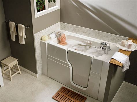 My bathroom is small so it'll be a shower/tub combo. Reviews | Jacuzzi