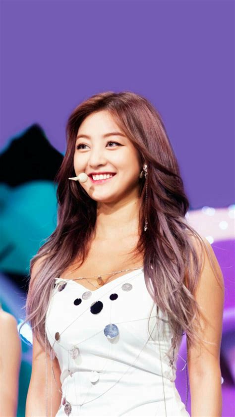 jihyo 💜 nayeon momo korean beauty asian beauty twice band south korean girls korean girl