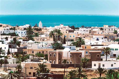 Los angeles in the state of southern california, on the west coast of the united states, is the most ethnically diverse city in the united states. Tunisia road trip: discover the beautiful Mediterranean coast