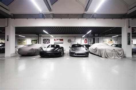 31 in bad saulgau, ☎ telefon 07581/2472 mit ⌚ öffnungszeiten und anfahrtsplan. Klassik-Garage-Kronberg - monochrom