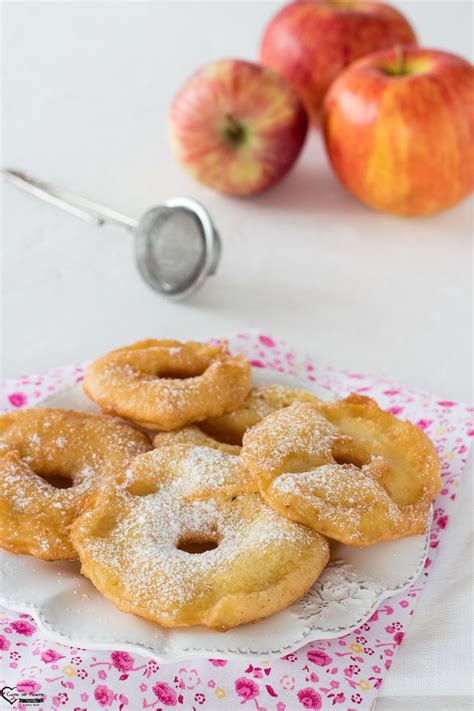 Rimuovete le estremità dalla zucchina 1 e grattugiatela con una grattugia dai fori larhi 2. Frittelle di mele al forno, mele ricette, frittelle ...