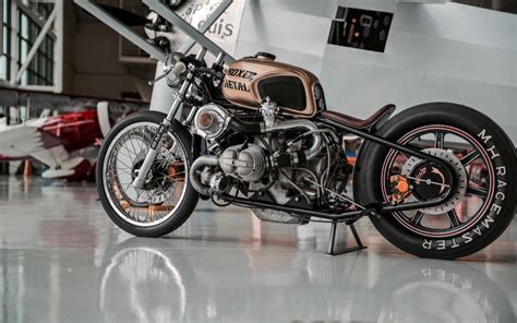 1988 honda hawk nt650 v twin built by newhouse speed shop into a retro, cafe racer styled monster with modern performance. R100 Twin Turbo | Inazuma café racer | Twin turbo, Cafe ...