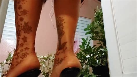 Giantess In A Dress Unaware Heel Popping Sexy Soles Shoeplay Asmr High Heel Sounds Lola Loves