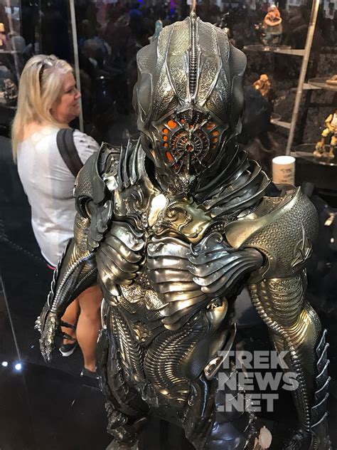 Klingon Torchbearer Suit Revealed At Sdcc Treknewsnet Your Daily
