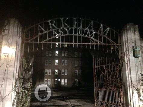 Exclusive First Look At Arkham Asylum In Gotham Photos Batman News