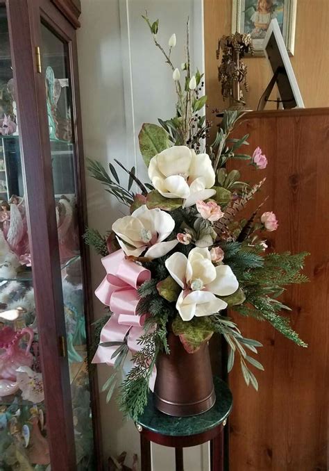 I tried a lot of different methods to try to preserve a few of the flowers from my mom's funeral to *hopefully* have for my wedding. Pin by Lori Bathurst on crafts | Diy silk flower arrangements, Memorial flowers, Flower arrangements