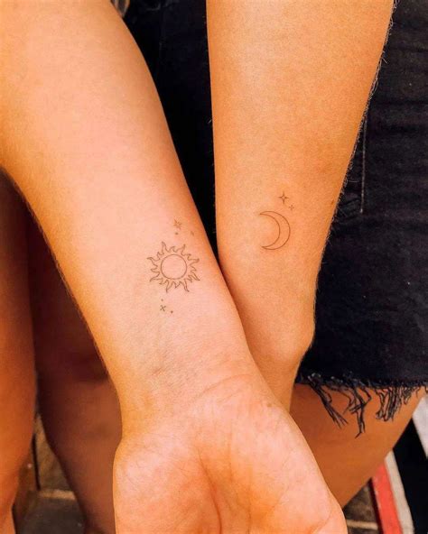 Tatuaje Sol Y Luna Minimalista Diseños De Inspiración Muy Elegantes