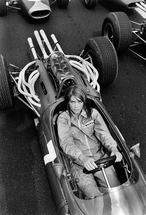 Françoise hardy was a fashion icon in the '60s and '70s, yet her style couldn't feel more modern. Françoise Hardy dans le Ferrari F1! | Francoise hardy ...