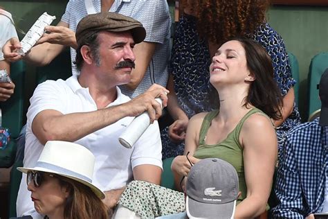 Luc ferry n'est qu'un philosophe de pissotière. Roland Garros : photos des stars très amoureuses dans les ...