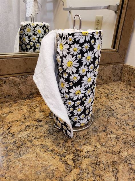 These Daisy Printed Reusable Paper Towels Can Be Backed With Many