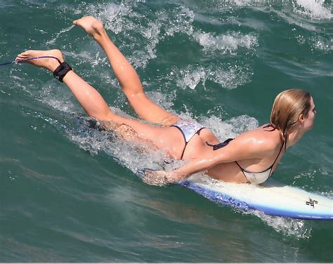 Sexy Surfing Girls 20 Pic Of 33