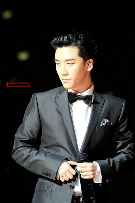Seungri 2018 1st solo tourthe great seungri에서만 볼 수 있는 strong baby dance break! Seungri | Seungri, Seungri boyfriend material, Seungri panda