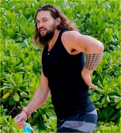 full sized photo of jason momoa hits the beach in hawaii to promote aquaman 02 photo 4201473