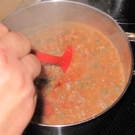 Saftige Spaghetti mit Thunfisch Kapern und frischen Tomaten mjammi