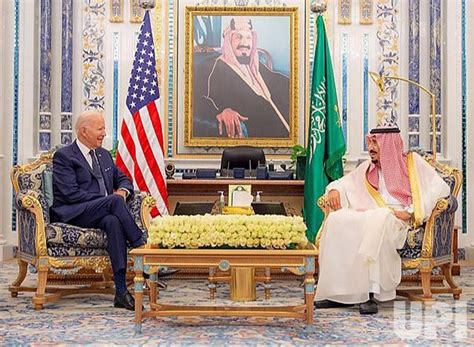 Photo Saudi Arabias King Salman Bin Abdulaziz Receiving Us President